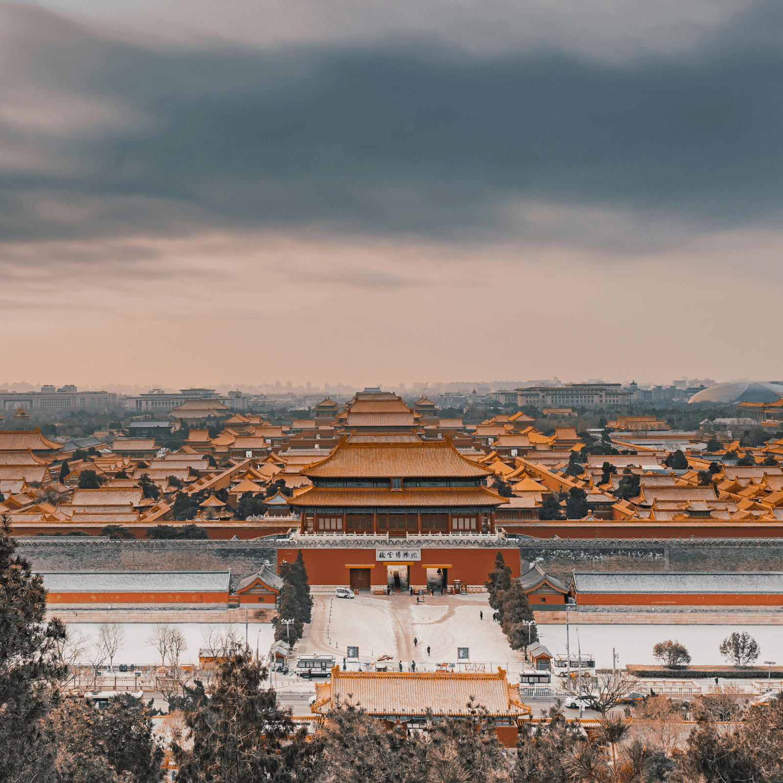Visit the Forbidden City – As China’s most iconic imperial palace, the Forbidden City served as the residence of Chinese emperors for nearly 500 years. With over 9,000 rooms, intricate courtyards, and golden rooftops, this UNESCO-listed site reflects the grandeur of ancient China. Marvel at its exquisite halls, intricate architecture, and historical artifacts while walking through one of the world’s most well-preserved palace complexes.