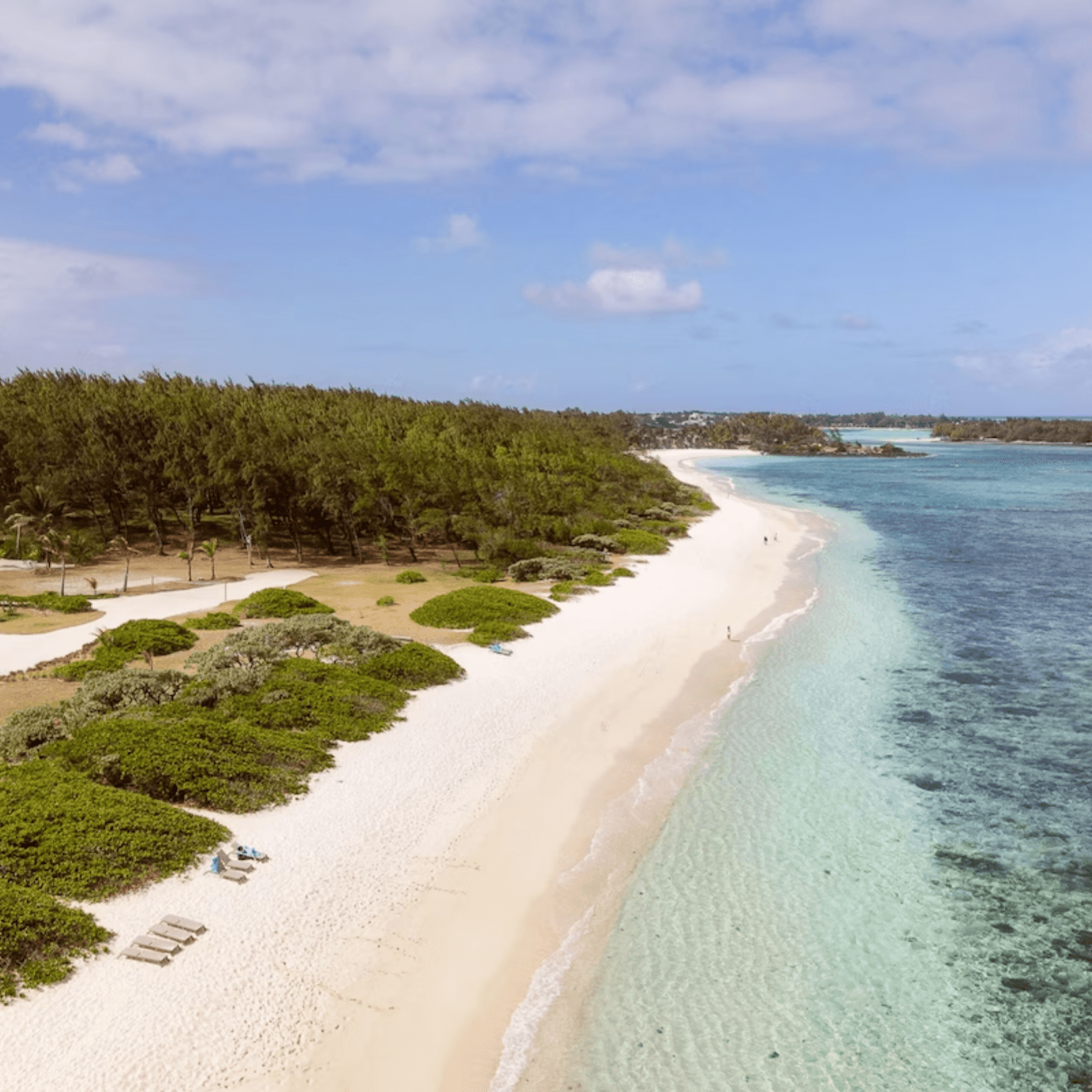 Stay in luxurious villas or pavilions with ocean views.