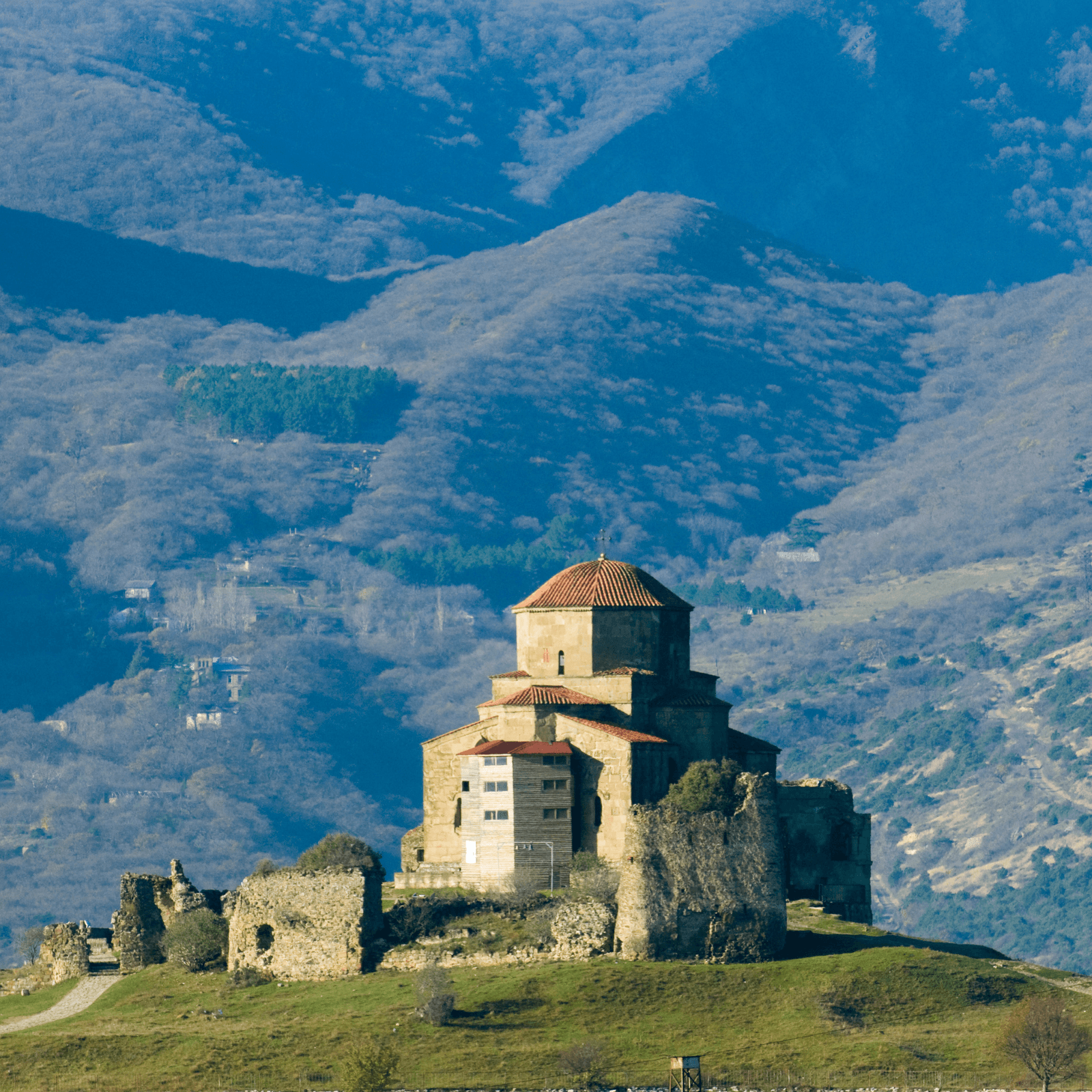 UNESCO Heritage of Mtskheta: Immerse in the spiritual and historic atmosphere of Mtskheta, exploring the remarkable Svetitskhoveli Cathedral and Jvari Monastery.
