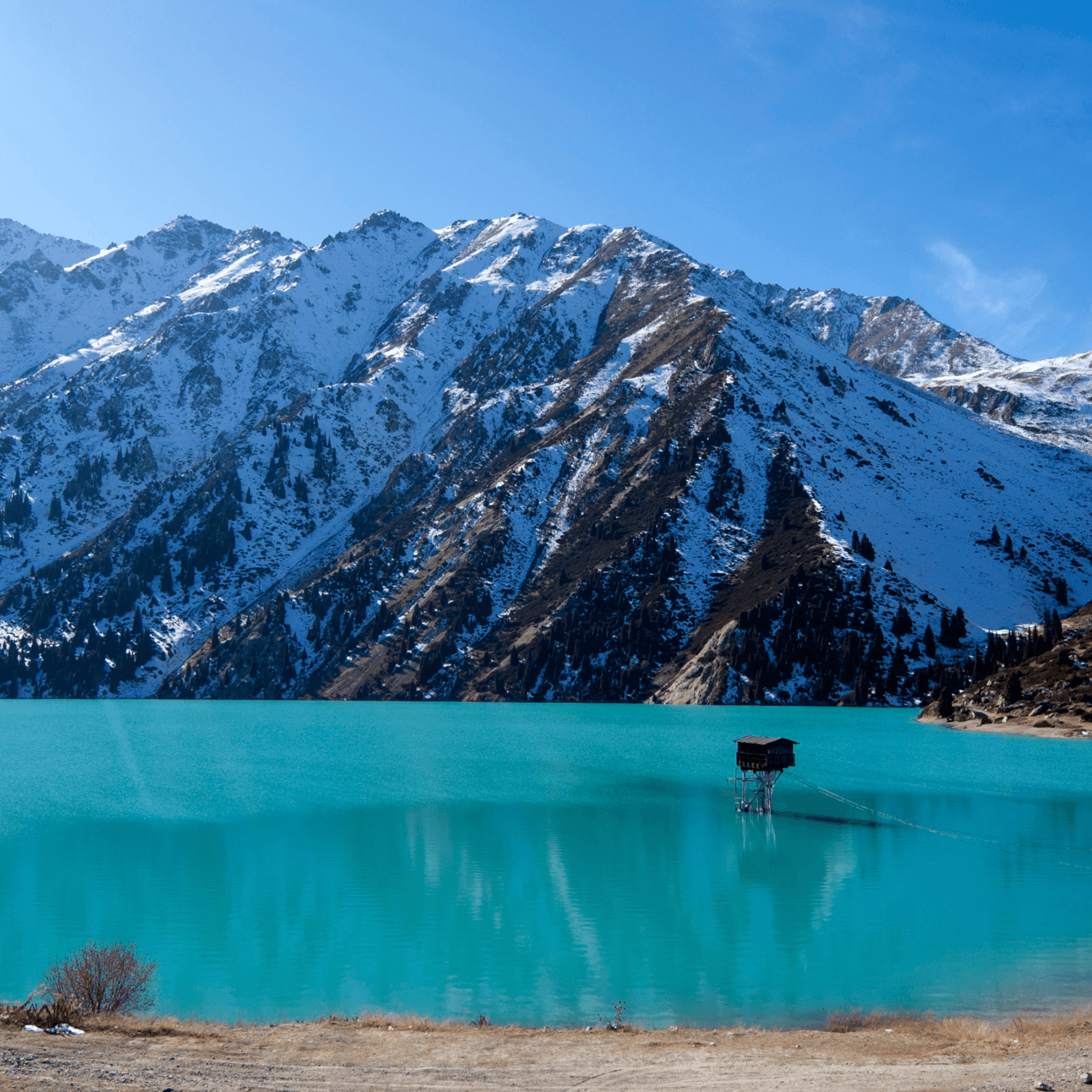 Big Almaty Lake: Nestled in the Tian Shan mountains, this high-altitude alpine lake is famous for its stunning turquoise waters. The surrounding landscapes, including snow-capped peaks and pine forests, make it a picture-perfect location for nature lovers and photographers. The journey to the lake itself is scenic, with winding roads passing through lush valleys. The site is also an excellent spot for picnics and leisurely strolls.