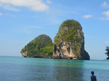 Thailand Island Hopping Guide: Phuket, Krabi, and Phi Phi