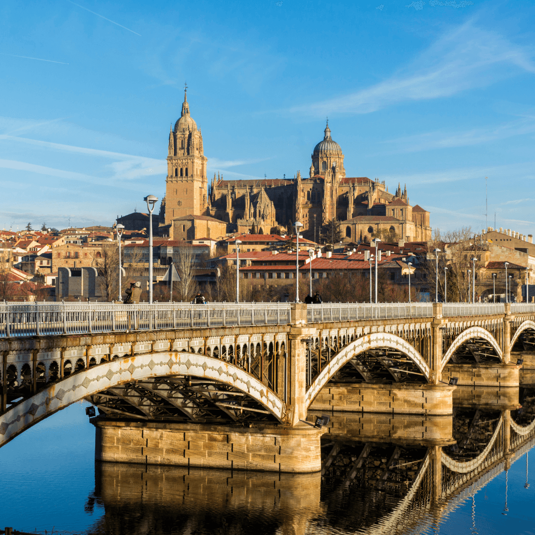 Plaza Mayor in Salamanca: Relax in one of Spain’s most beautiful squares, surrounded by historic buildings and lively cafes.