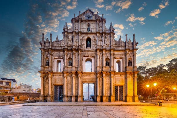Macau’s Heritage & Glamour: Discover historic landmarks, Senado Square, and world-famous casinos.
